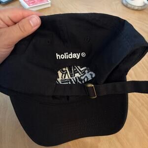 Black holiday cap with embroidered